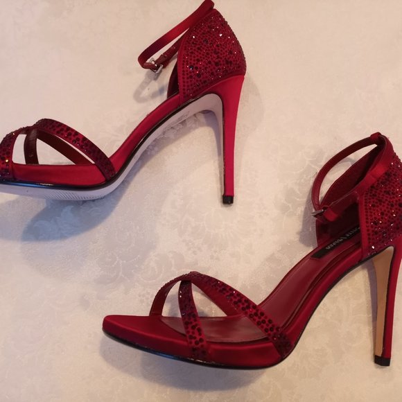 WHITE HOUSE BLACK MARKET GEMINA CRIMSON / RED BEADED STILETTO, sz 8.5 new in box - Picture 4 of 13